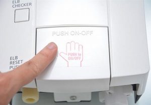 Cách vệ sinh máy nước nóng trực tiếp