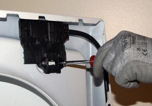 Công tắc chống rung của máy giặt bị lỗi