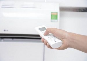 Bật (tắt) hoặc tăng (giảm) nhiệt độ máy lạnh liên tục
