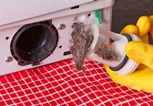 Tấm lọc của van xả máy giặt Sharp bị bẩn