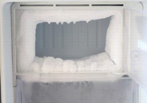 Tủ lạnh đóng tuyết có tốn điện không?