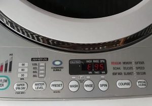 Lỗi E95 máy giặt Toshiba là gì