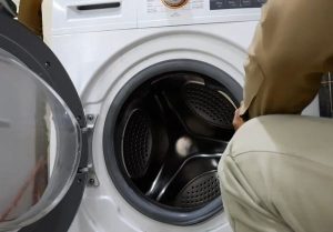 Kiểm tra gioăng cao su của máy giặt