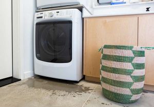 Tác hại khi máy giặt chảy nước dưới gầm