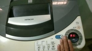 Lỗi F1 máy giặt Hitachi là gì